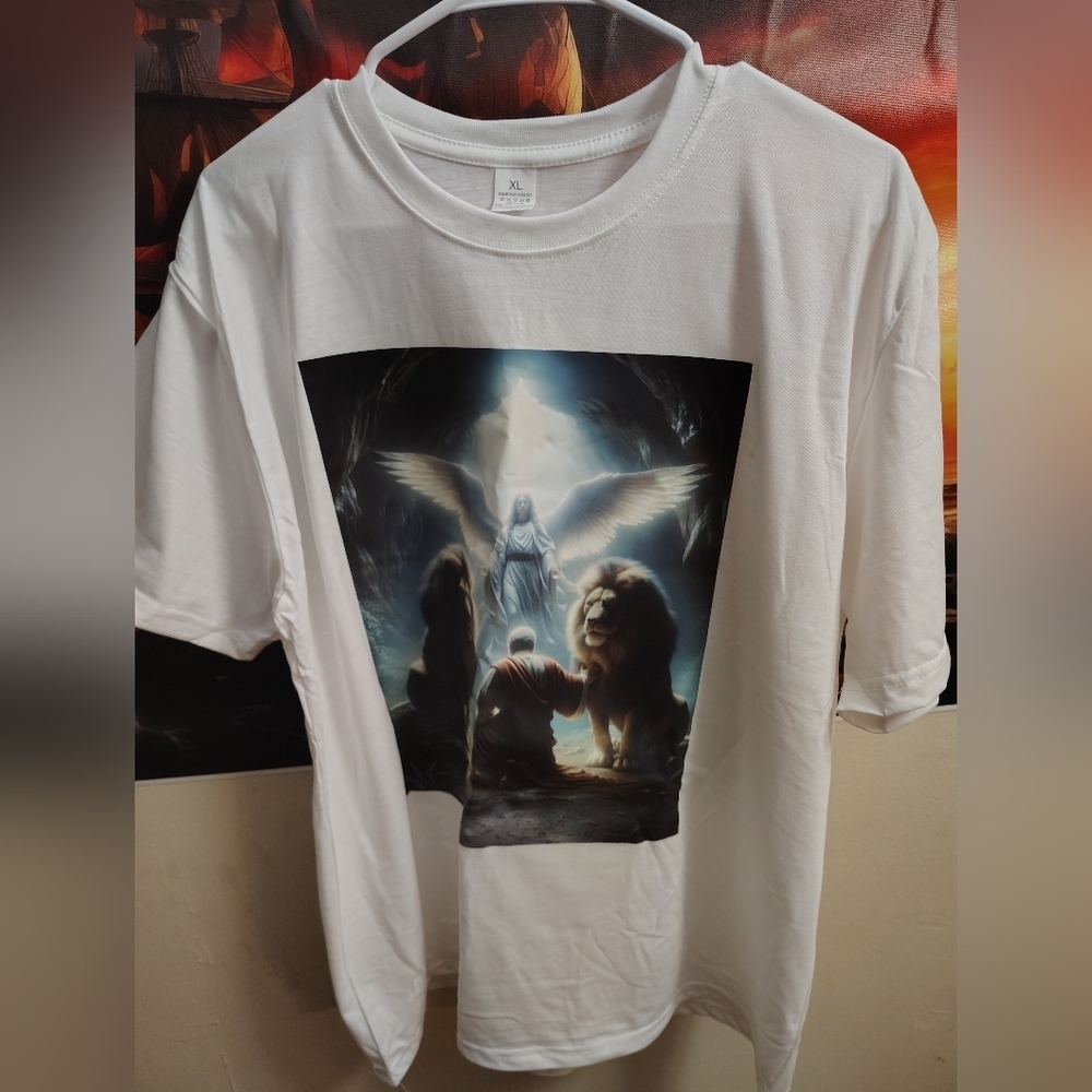 White Graphic T-Shirt with Daniel and Lion Design